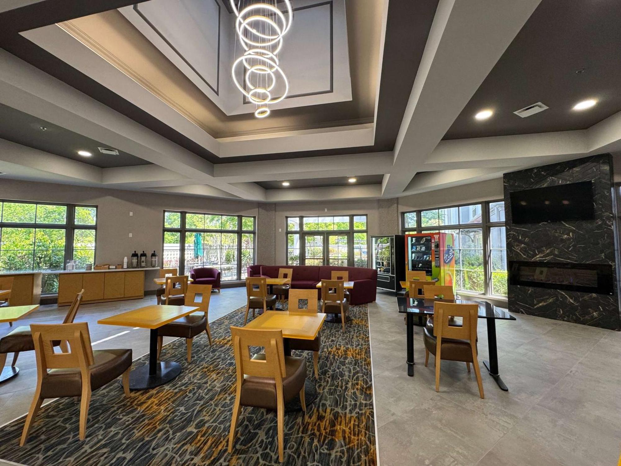 La Quinta By Wyndham Raleigh Cary Hotel Exterior foto