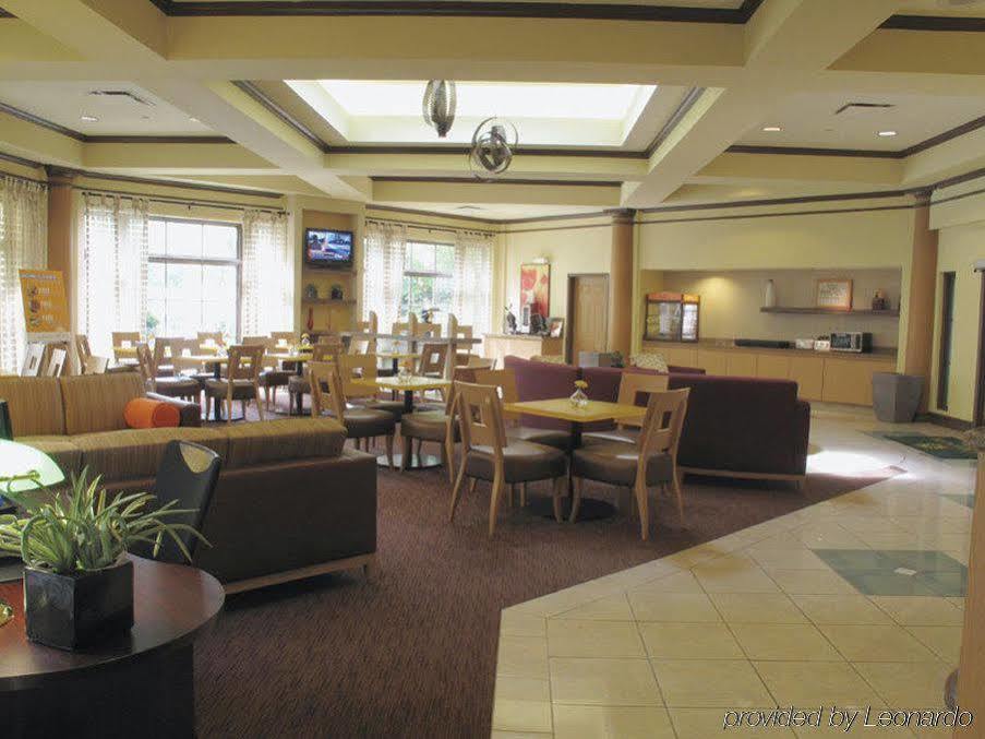 La Quinta By Wyndham Raleigh Cary Hotel Exterior foto